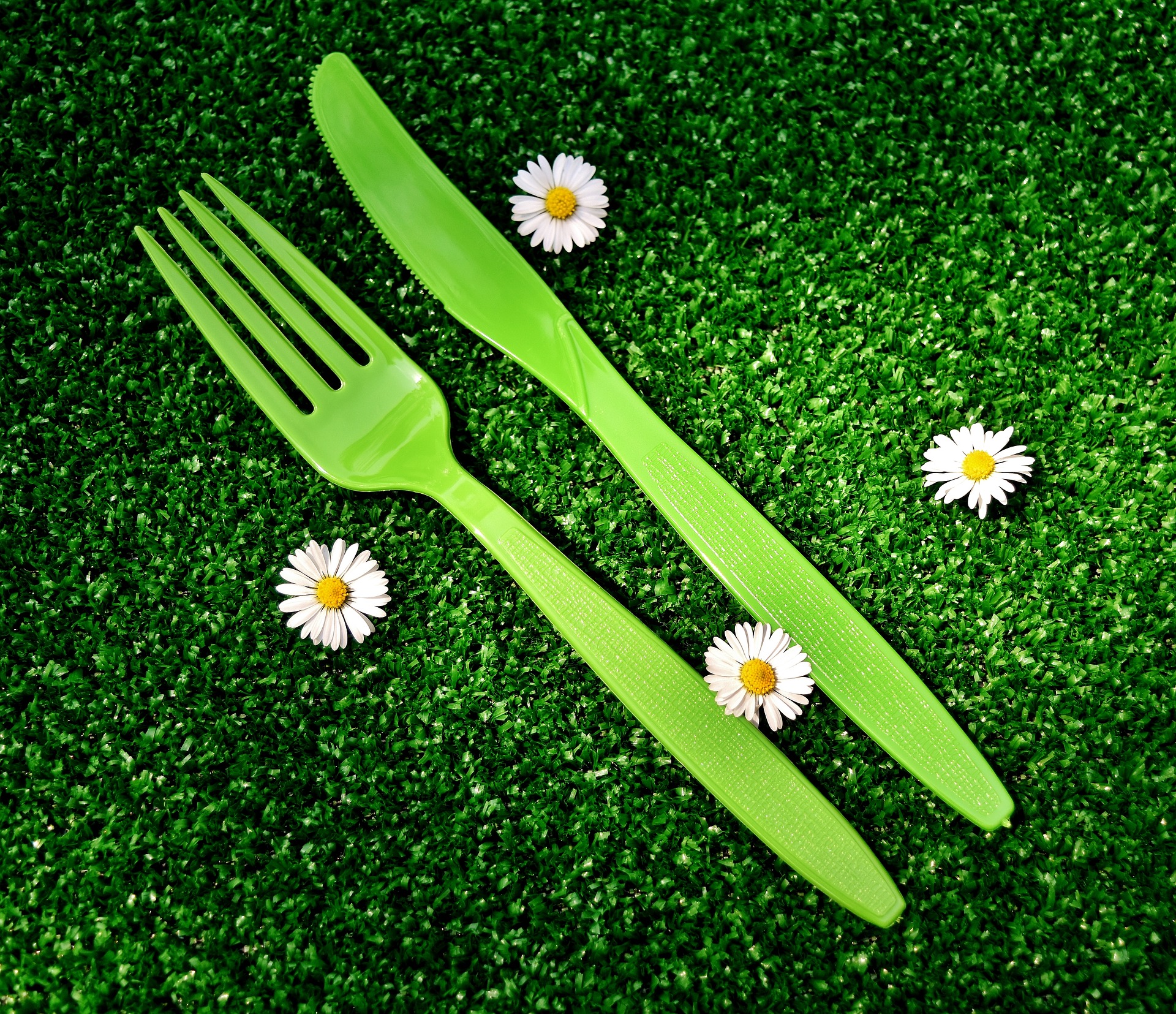 plastic cutlery 2.jpg